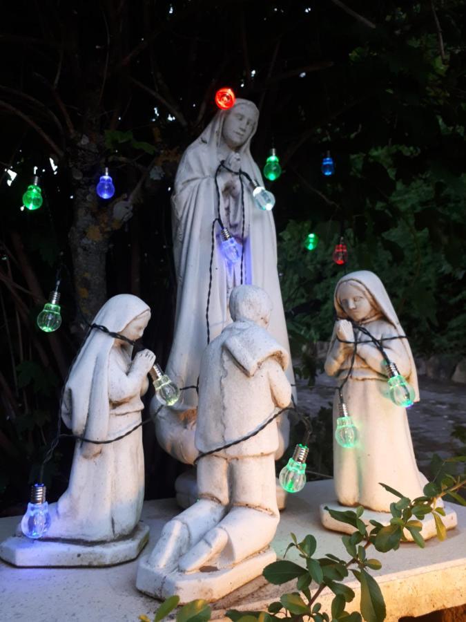 알판데가 다 페 Quintinha Dos Cedros 빌라 외부 사진